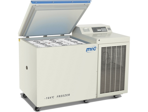 Freezer temp -120 to -164 Deg. C 128 Liters chest type 3