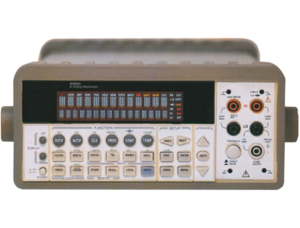 Digital tabetop multimeter 3